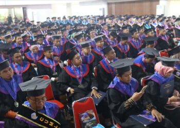 Ratusan Mahasiswa UMPO Diluluskan dalam Wisuda Ke-54, Kang Bupati Sugiri Ungkapkan Kebanggaannya