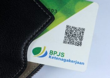 Kang Woto Serahkan Kartu BPJamsostek ke Seluruh Peserta Kejurnas Pencak Silat Cempaka Putih 2023