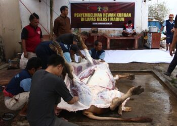 Lapas Kelas I Madiun memanfaatkan momentum Hari Raya Idul Adha 1444 H untuk berbagi kebahagiaan dengan masyarakat