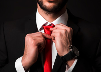 Tips Tetap Modis Saat Bekerja untuk Profesional Muda