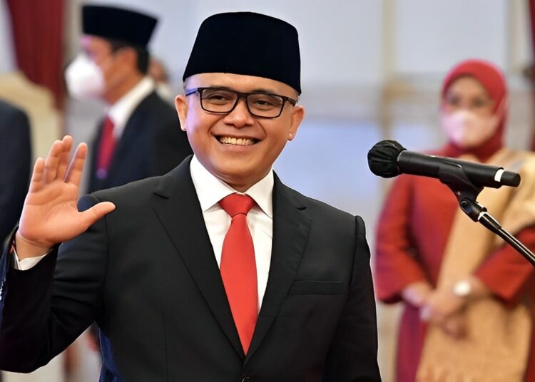 Presiden Joko Widodo Tunjuk Azwar Anas sebagai Menkopolhukam Ad Interim, Ada Apa dengan Mahfud MD?