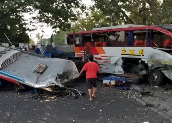 Laka Maut Dua Bus di Ngawi, Tiga Orang Tewas