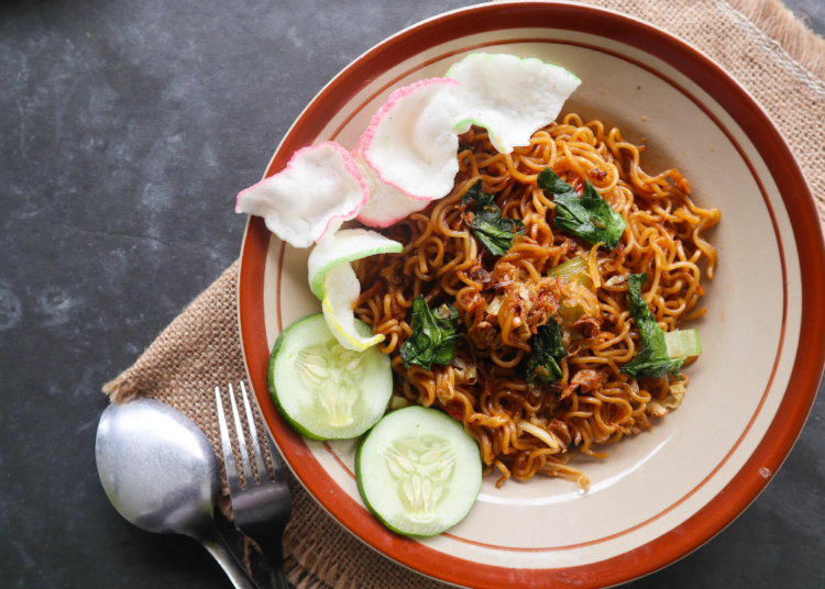 Mie Tek Tek dengan Mie Instant, Solusi Sederhana Ketika Lapar