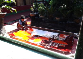 Proses Pembuatan Batik Tulis karya Warga Binaan Lapas Kelas 1 Madiun.