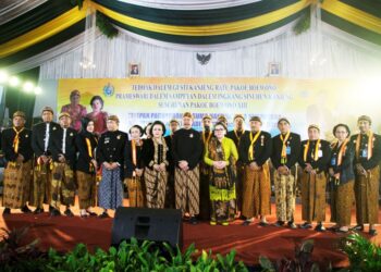 Dikukuhkan Oleh GKR Pakoe Boewono, Dua Tokoh Media Jadi Pengurus PKHN Jatim