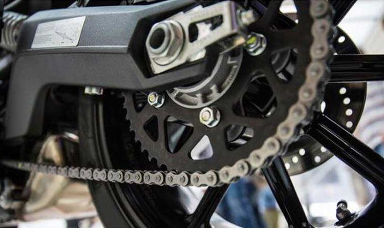 Jangan Asal Bersihkan Rantai dan Gear Motor, Ini Caranya