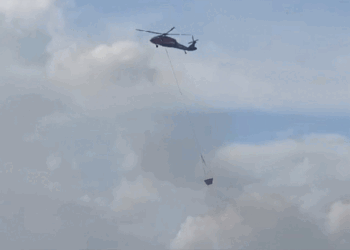 Kendala Cuaca, 2 Kali Water Bombing Gagal Padamkan Kebakaran di Gunung Lawu