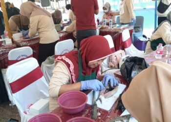 Puluhan Ibu-Ibu di Rembang Belajar Olah Bandeng Tanpa Duri
