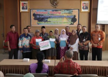 BAZNAS Brebes Bantu Korban Kebakaran Pasar Losari