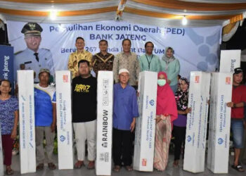 Bank Jateng Dukung Pemulihan Ekonomi Karanganyar dengan CSR Tenda Lipat