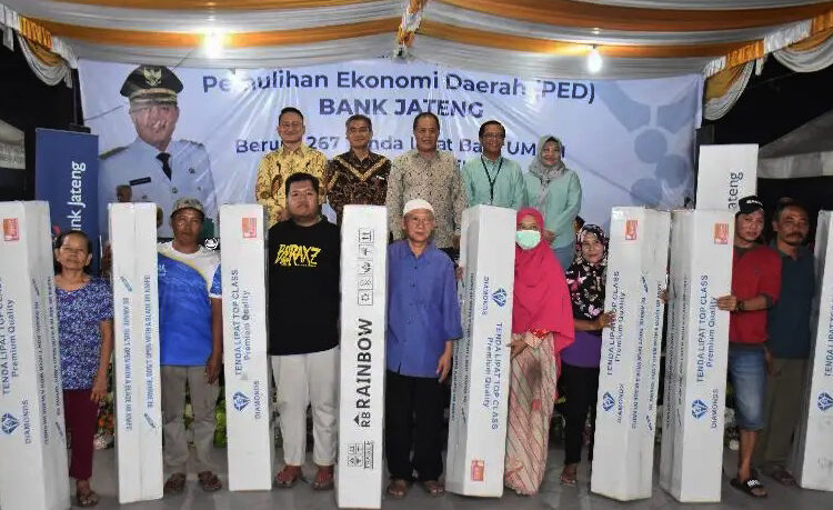 Bank Jateng Dukung Pemulihan Ekonomi Karanganyar dengan CSR Tenda Lipat