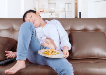 Hindari Tidur Setelah Makan, Ini Bahayanya Bagi Kesehatan Anda!