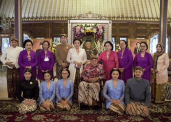 Mengenang Kehidupan Panjang Raja Jawa, Khol Dalem SISKS Pakoe Boewono XII