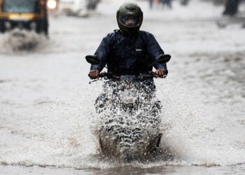 Motormu Terendam Banjir? Ini Cara Selamatkannya