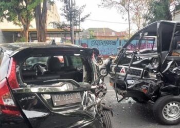 Empat Mobil Karambol di Jalan Slamet Riyadi Solo, Lalu Lintas Macet