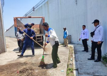 Corve Kebersihan Lapas Pemuda Madiun Libatkan WBP dan DLH