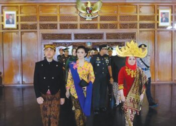 Peraih Emas ASEAN Paragames Ana Widyasari Pimpin Upacara di Balai Kota Solo