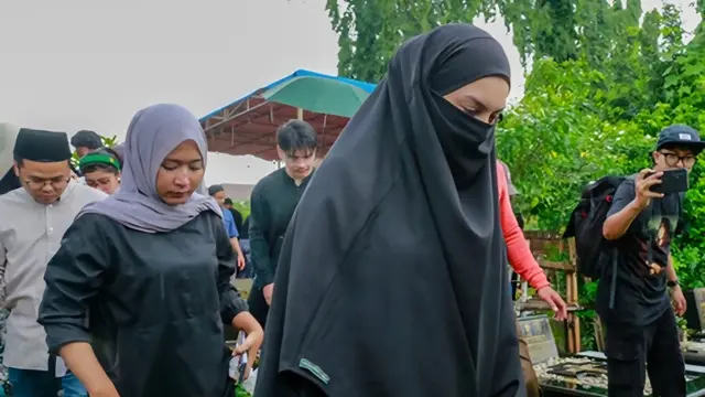 Ammar Zoni Ucapkan Terima Kasih Melalui Pengacara atas Kehadiran Bella Hadiri Pemakaman Ayahnya