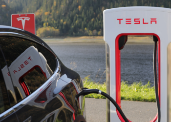 Mobil listrik Tesla