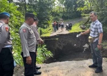 Jembatan Sungai Kedung Gambyong Ambrol, Pengendara Motor Terseret Arus 500 Meter