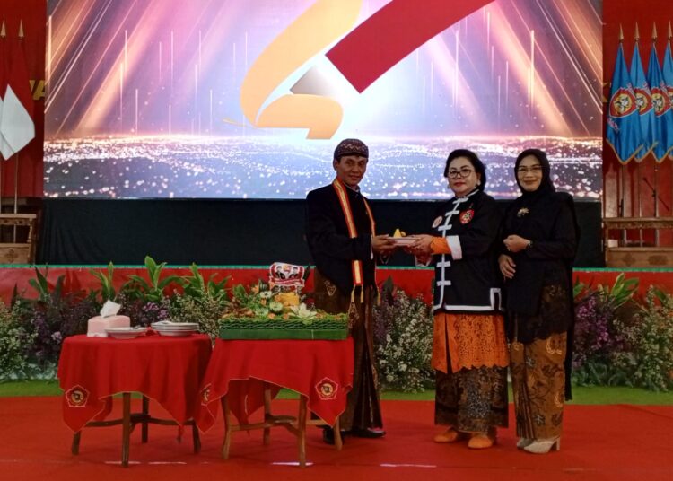 GKR. Pakoe Boewono Dikukuhkan Jadi Warga Kehormatan IKS PI Kera Sakti
