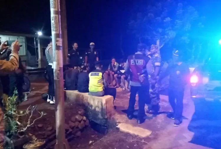 Cegah Bentrokan Susulan, Polisi-TNI Kerahkan Puluhan Personel untuk Patroli Gabungan