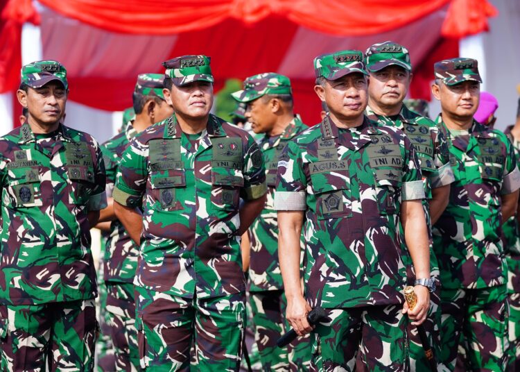 Mabes TNI Kerahkan 446.219 Personel untuk Amankan Pemilu 2024: Panglima Tinjau Kesiapan Pasukan