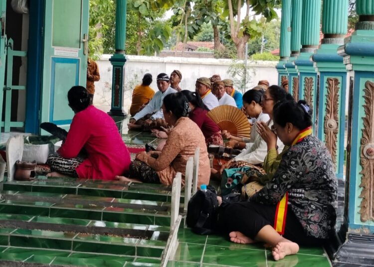 Kraton Surakarta Gelar Ziarah Makam 3 Tokoh Besar di Kabupaten Grobogan