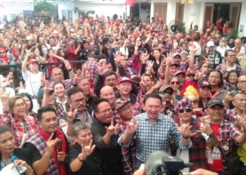 Kemeja Kotak-Kotak Kembali Muncul Kala Ahoker Secara Terbuka Dukung Ganjar-Mahfud di Pilpres 2024