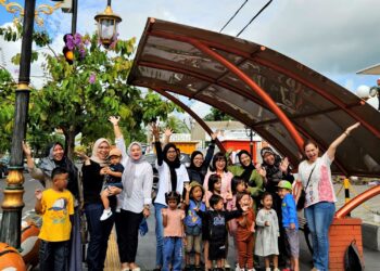 Serunya Jelajah Pasar Kawak Bersama Inda Raya dan Komunitas Bisa Belajar Madiun