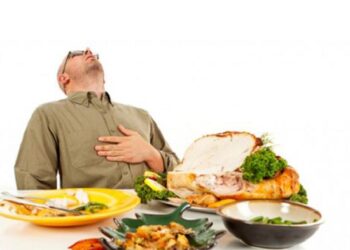 “Bahaya Tidur Setelah Makan Berat: Mengganggu Metabolisme Tubuh dan Pencernaan!”