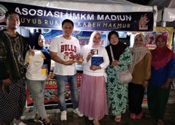 Hujan Deras, Wakil Walikota Madiun Inda Raya Hadiri Acara WDC dan Bazar Fest 1.0 di Widya Mandala Madiun