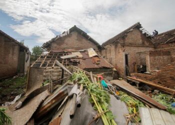 Angin Kencang Sapu 4 Kecamatan di Sidoarjo, Ratusan Rumah Rusak