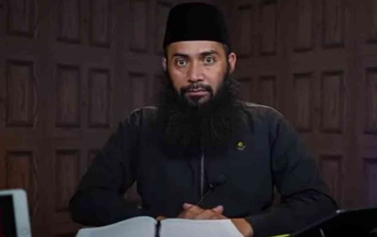 Ustad Riz Pengajian Ustad Syafiq Riza Basalamah di Masjid Assalam Surabaya ...