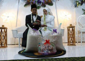 Harga Beras Melambung, Pengantin di Ponorogo Berikan Mahar Beras