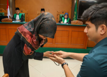 Teuku Ryan dan Ria Ricis Hadapi Sidang Perceraian Perdana