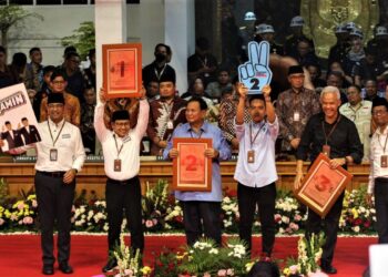 Elektabilitas Capres 2024 Sehari Jelang Coblosan: Prabowo-Gibran Lebih Unggul
