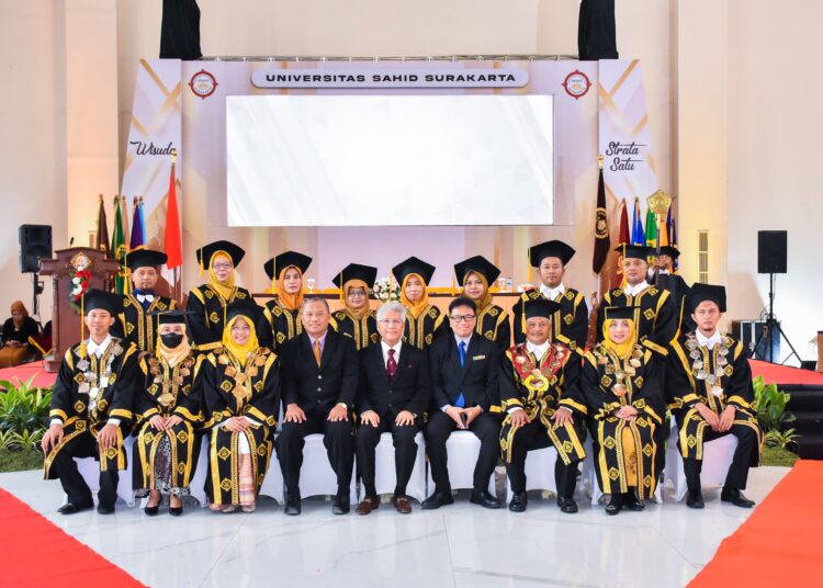 Universitas Usahid Surakarta Sukses Lantik 131 Wisudawan