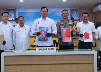 AHY Menghentikan Penerbitan Sertifikat Tanah di Banyuwangi Karena Diduga Rawan Pemalsuan