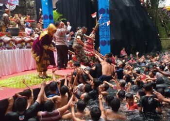 Meriahnya Tradisi Padusan di Cokro Klaten, Simak Ragam Acaranya!