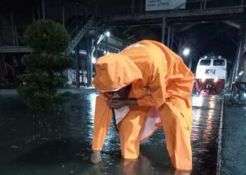 Perjalanan KA di Daop 7 Terhambat Banjir Semarang, KAI Mohon Maaf
