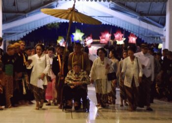 Tradisi Kirab Malam Selikuran Kraton Surakarta, Peserta Mencapai Ribuan