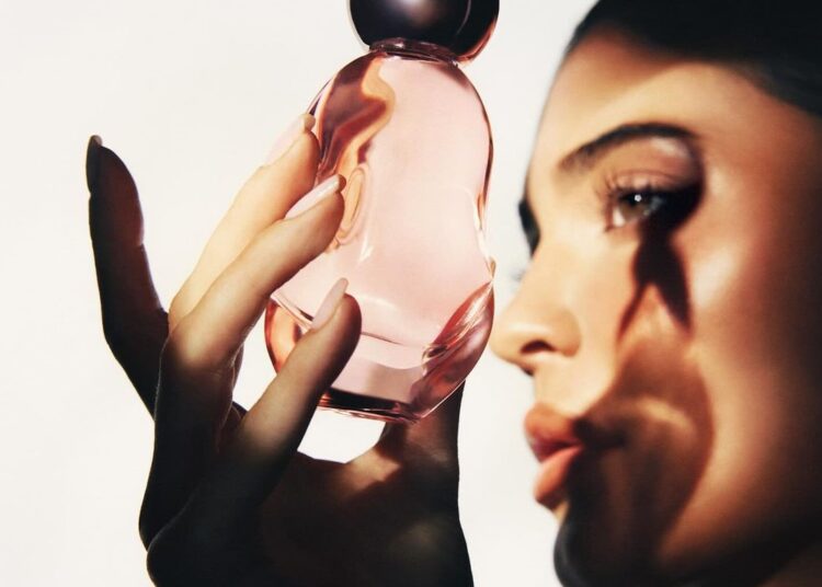 Kylie Cosmetics Luncurkan Parfum Terbaru, Ini Detailnya