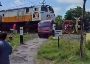 KA Argo Semeru Tabrak Mobil di Wonoasri Madiun