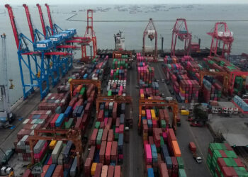 Ribuan Kontainer Tertahan di Pelabuhan: Kemenperin Minta Penjelasan ke Bea Cukai