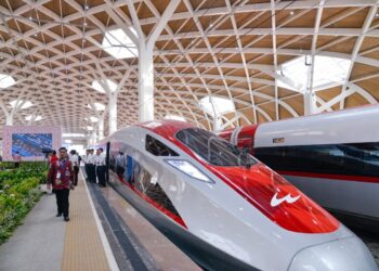 Penjualan Tiket Kereta Cepat Whoosh Mencapai 100 Ribu dalam Libur Panjang Waisak
