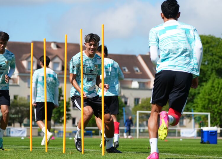 Perkuat Lini Bertahan Garuda Muda, Dewangga Gabung Latihan di Paris