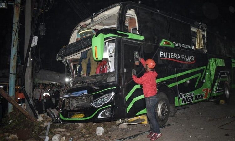 Tragedi Kecelakaan Bus: 11 Pelajar SMK Lingga Kencana Depok Tewas