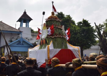 Peringati Idul Adha, Karaton Surakarta Gelar Trasdisi Pareden Garebeg Besar