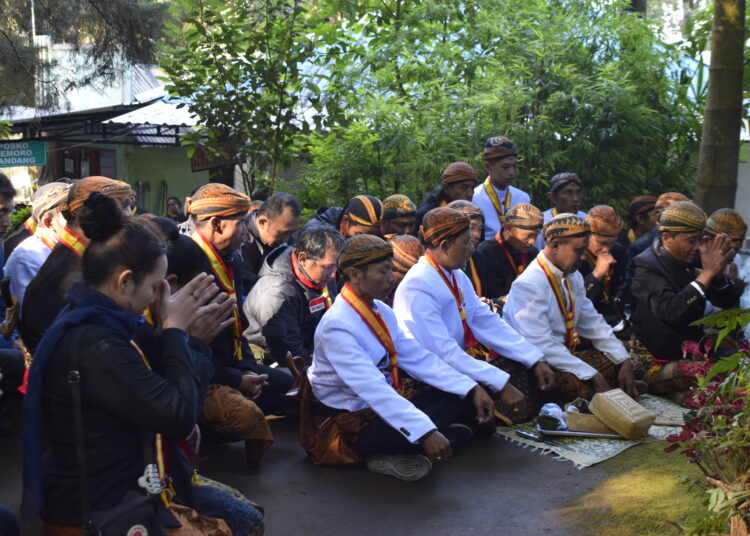 Kiblat Sekawan Dimulai, Karaton Surakarta Gelar Wilujengan di Gunung Lawu